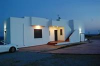 Cristelia Luxury Sea Front & Pool Lakhania