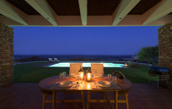 Cristelia Luxury Sea Front & Pool Vila