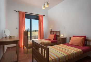 Vila Cristelia Luxury Sea Front & Pool