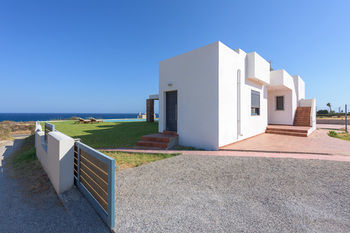 Cristelia Luxury Sea Front & Pool *