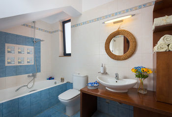 Cristelia Luxury Sea Front & Pool Vila Lakhania