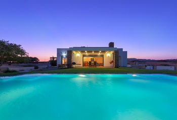 Vila Cristelia Luxury Sea Front & Pool
