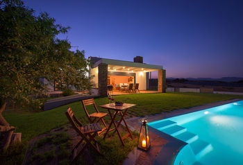 Vila Cristelia Luxury Sea Front & Pool Lakhania